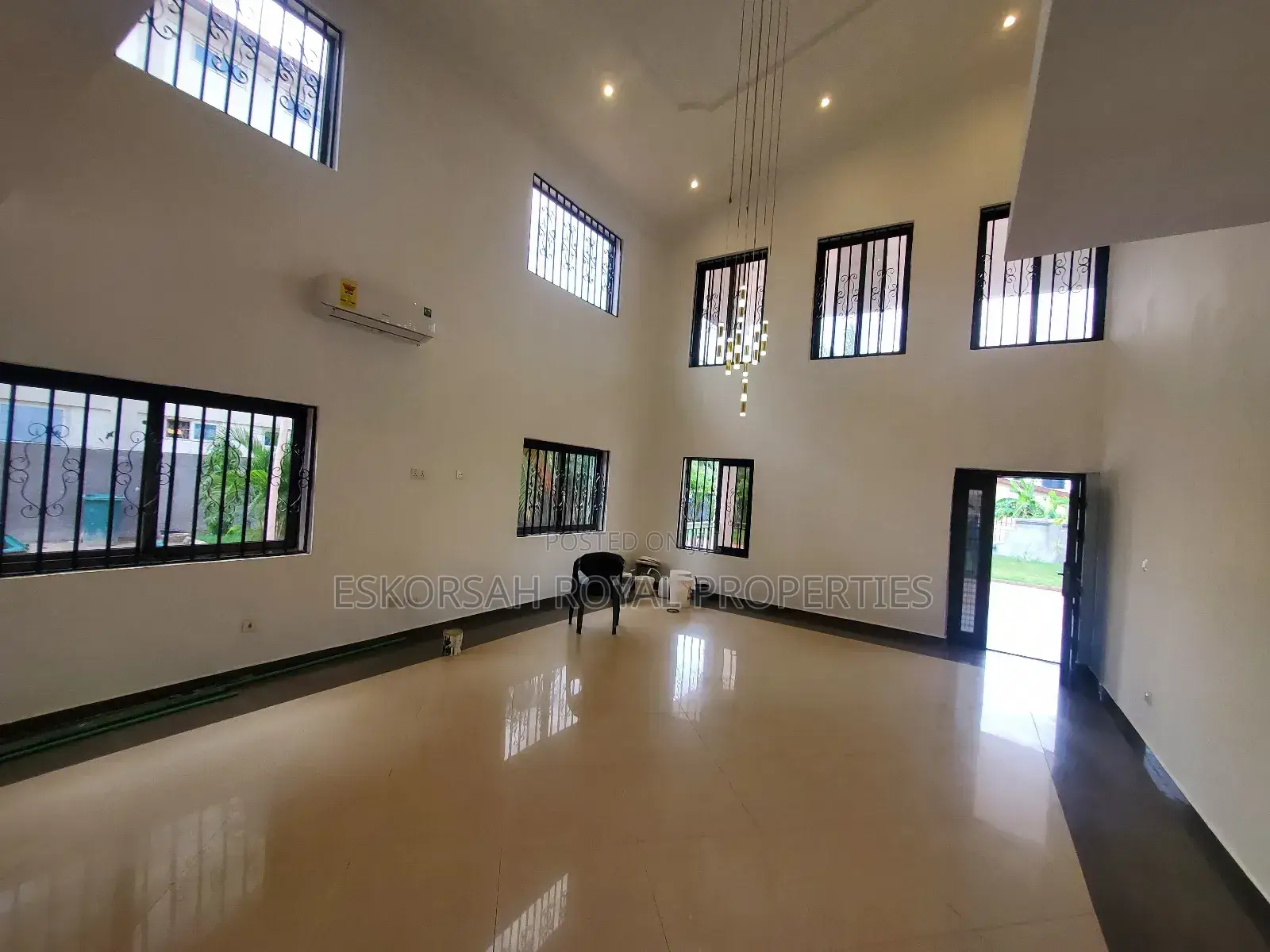 5bdrm House in East Legon for rent