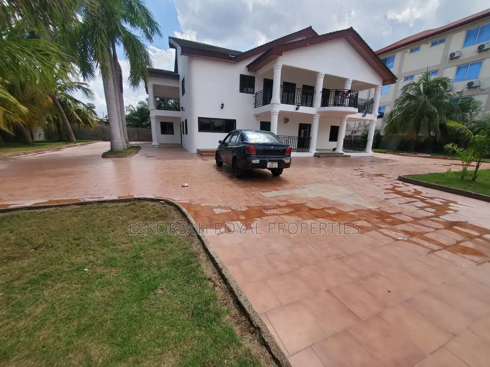 5bdrm House in East Legon for rent