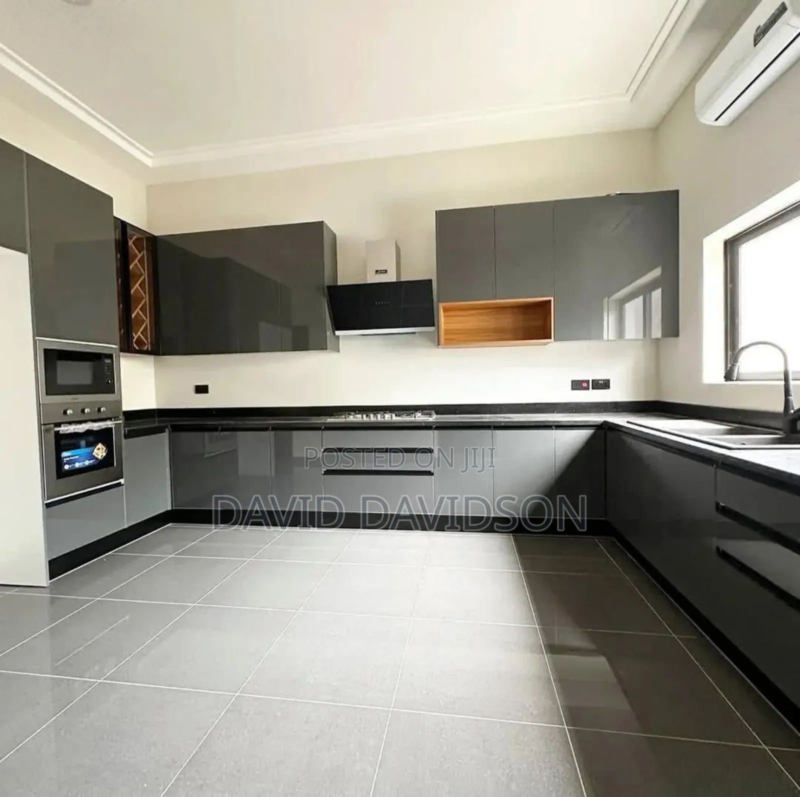 4bdrm House in 4 Bedroom House, Tema Metropolitan for sale