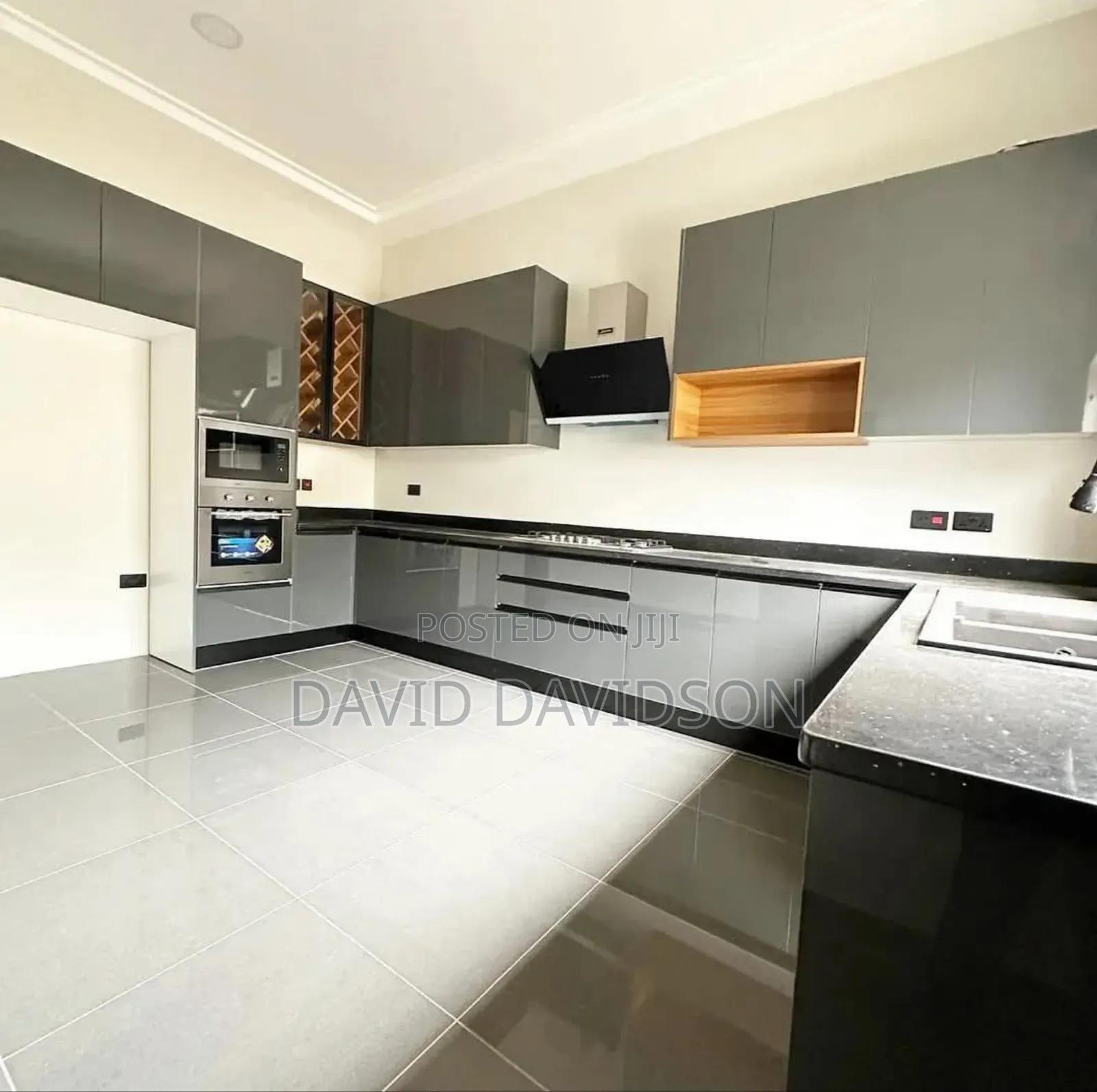 4bdrm House in 4 Bedroom House, Tema Metropolitan for sale