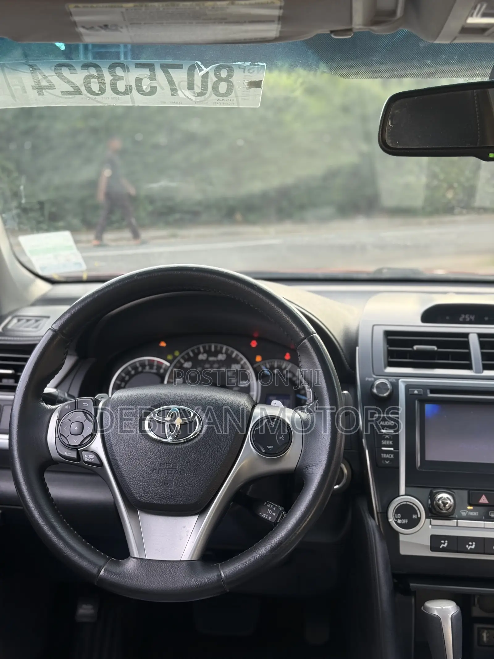 Toyota Camry SE Sport 4dr Sedan w/Prod. End 11/13 (2.5L 4cyl 6A) 2014