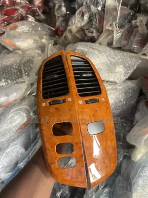 Land Cruiser 100 Ac Vent & Trims