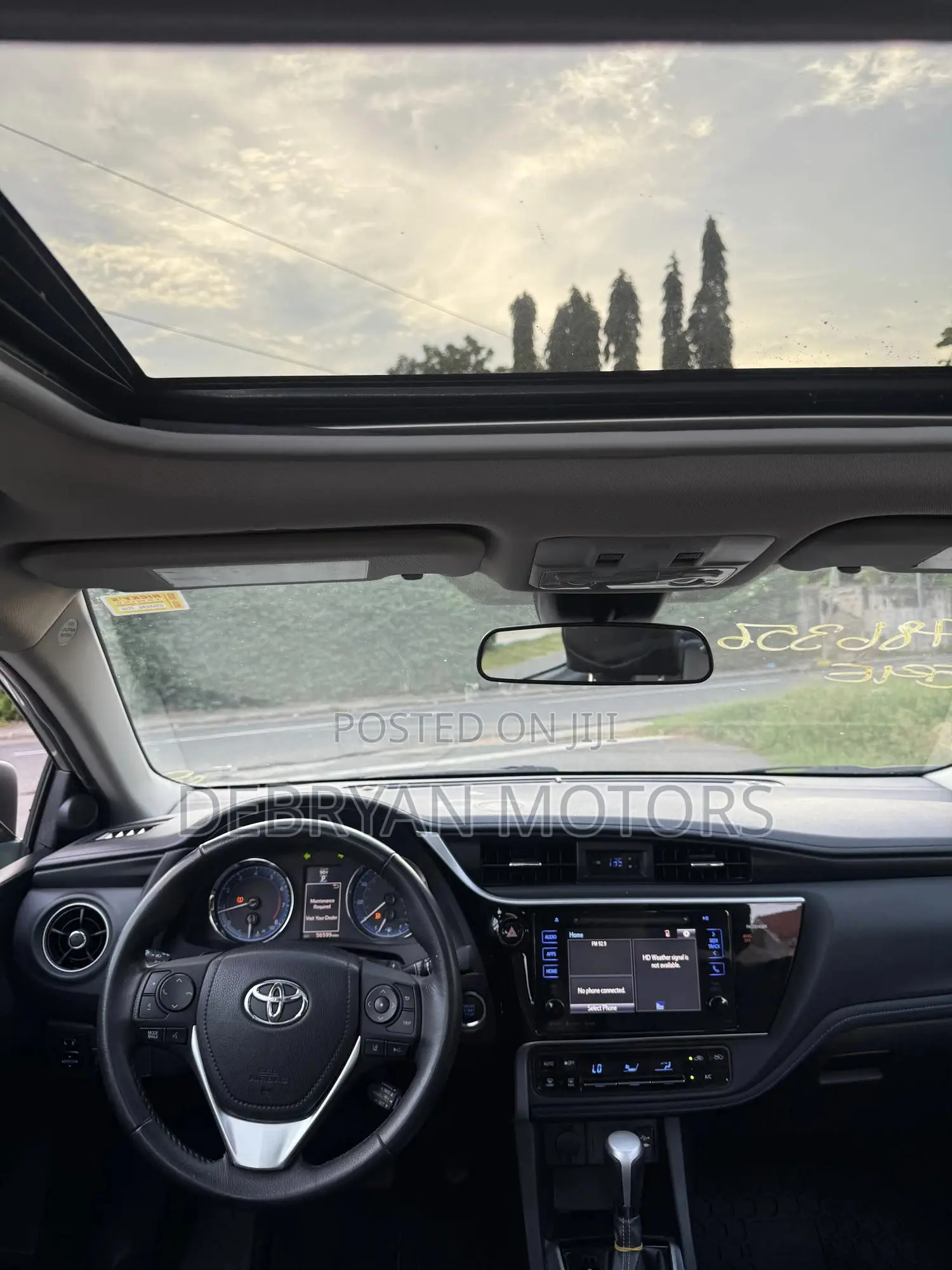 Toyota Corolla SE (1.8L 4cyl 6M) 2018 Silver