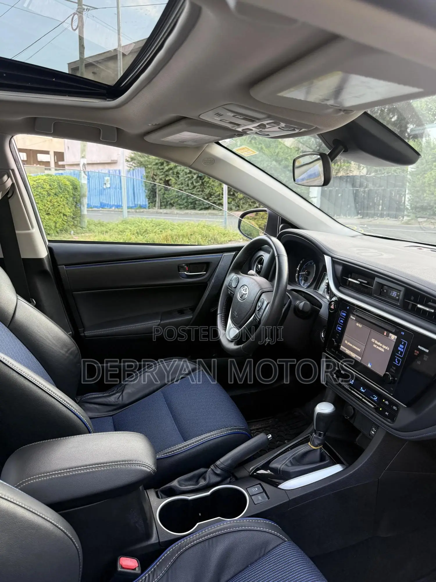 Toyota Corolla SE (1.8L 4cyl 6M) 2018 Silver