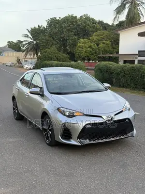 Toyota Corolla SE (1.8L 4cyl 6M) 2018 Silver