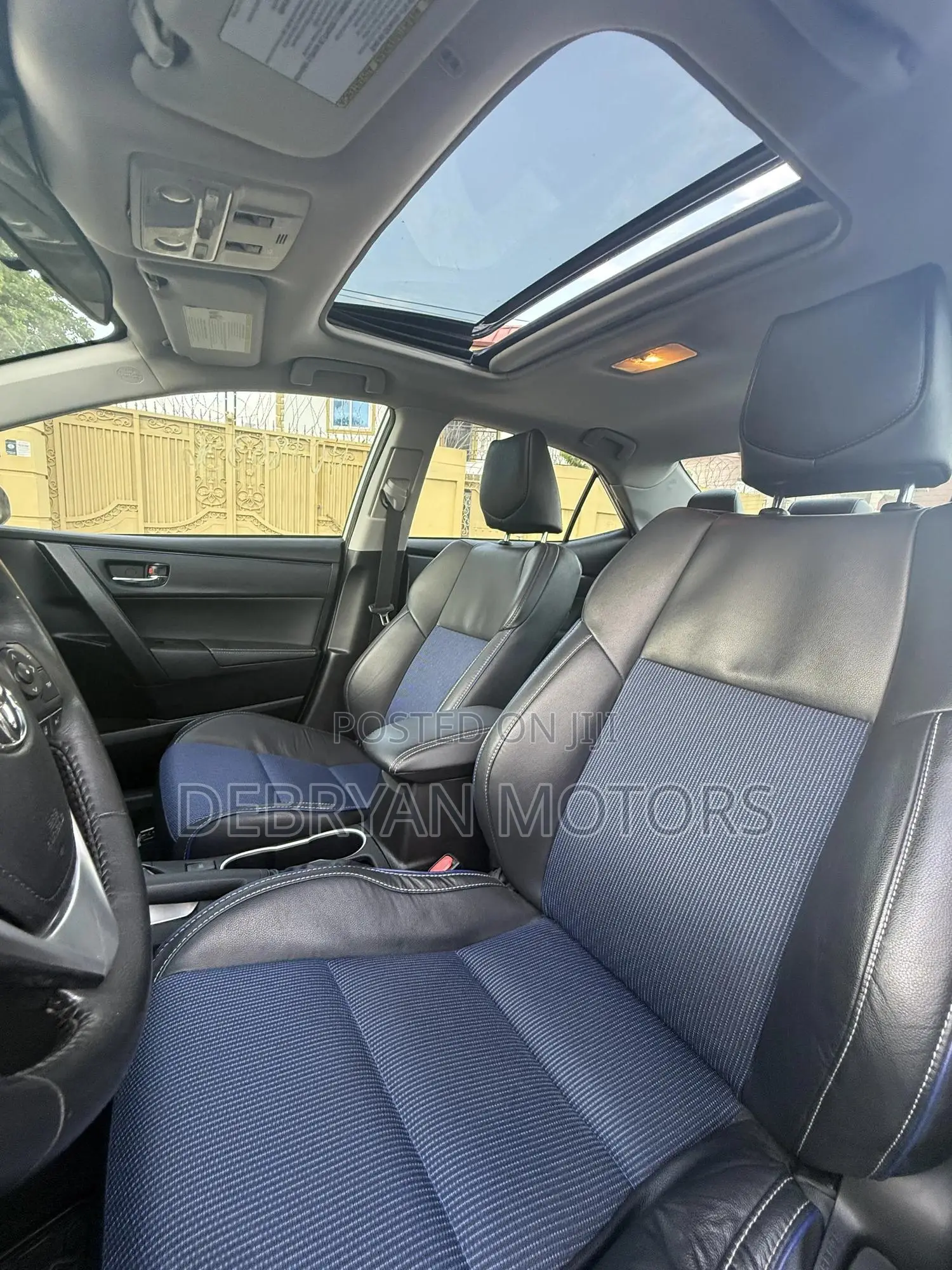 Toyota Corolla SE (1.8L 4cyl 6M) 2018 Silver