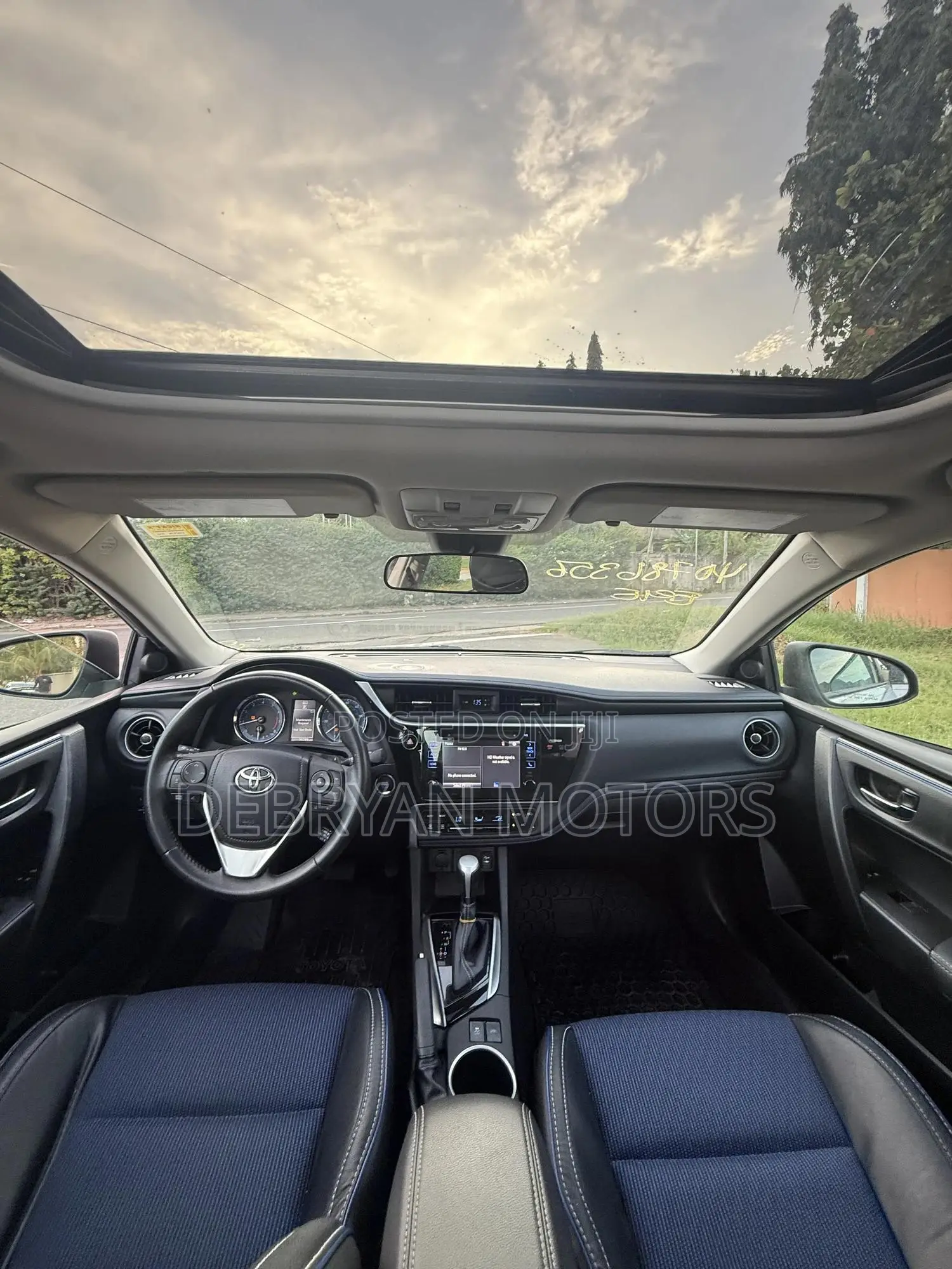 Toyota Corolla SE (1.8L 4cyl 6M) 2018 Silver