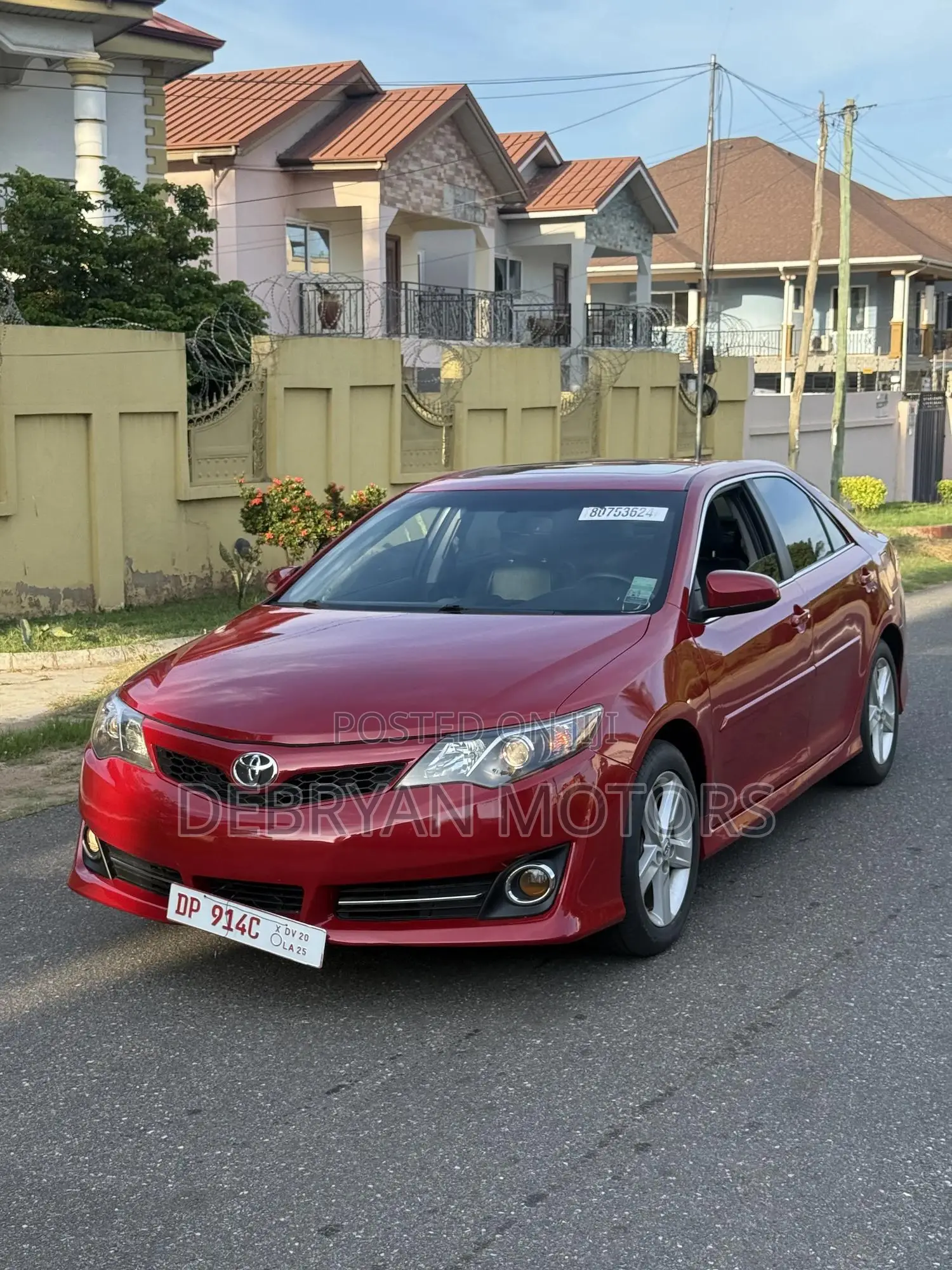 Toyota Camry SE Sport 4dr Sedan w/Prod. End 11/13 (2.5L 4cyl 6A) 2014