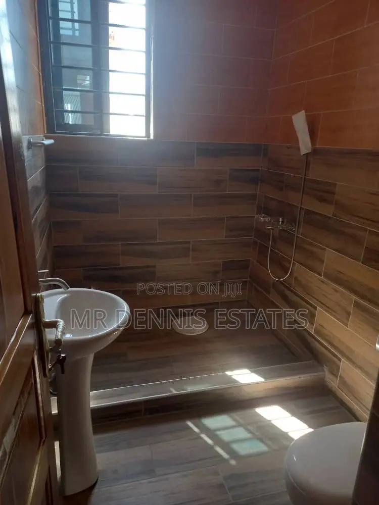 2bdrm Apartment in Westhills Mall Area for rent