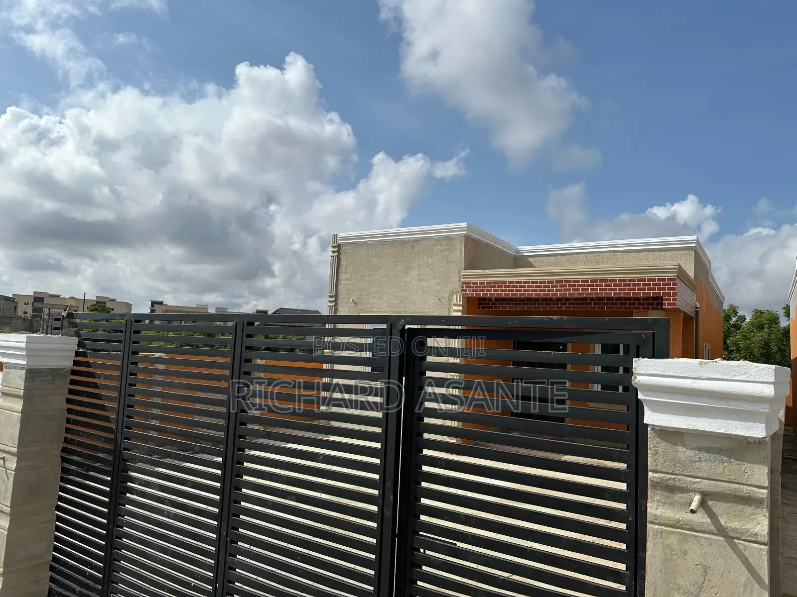 2bdrm House in Pokuase for sale
