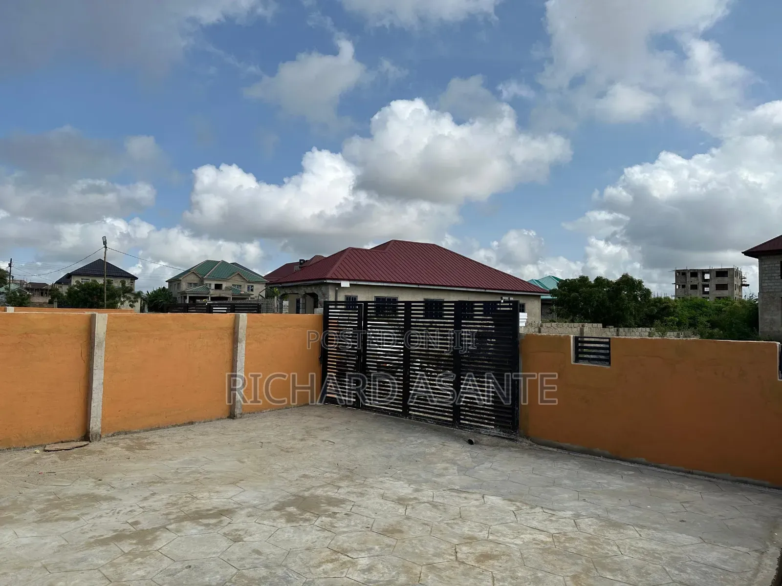 2bdrm House in Pokuase for sale