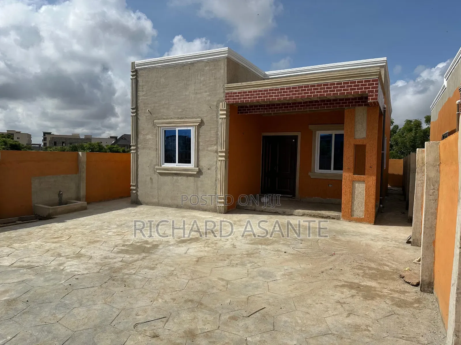 2bdrm House in Pokuase for sale