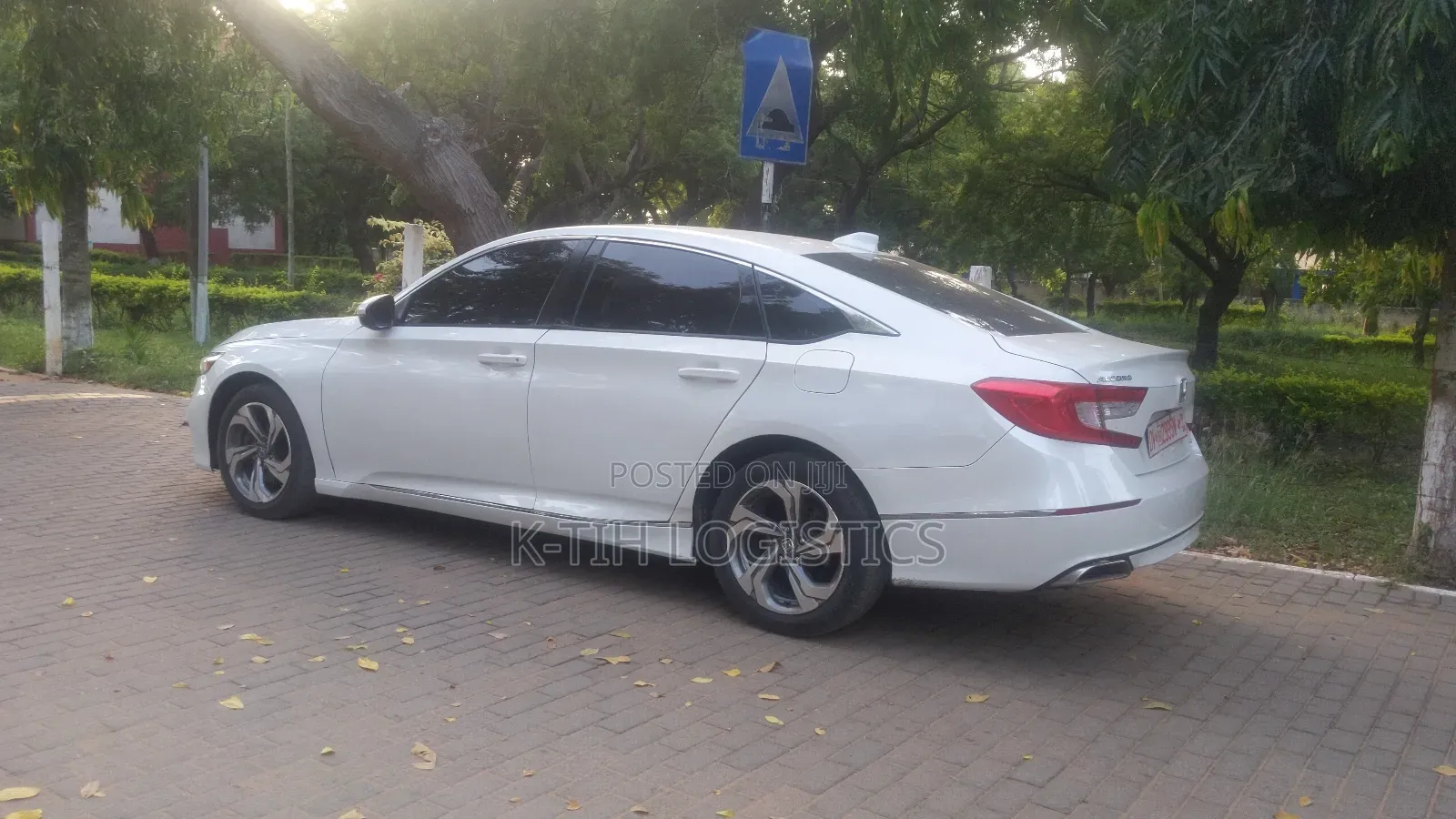 Honda Accord EX-L (2.0L 4cyl Turbo 10A) 2019 White