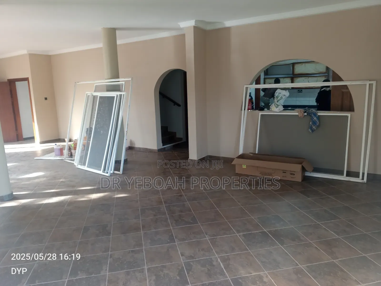 5bdrm Maisonette in Spintex:- 5 Bedrooms for rent