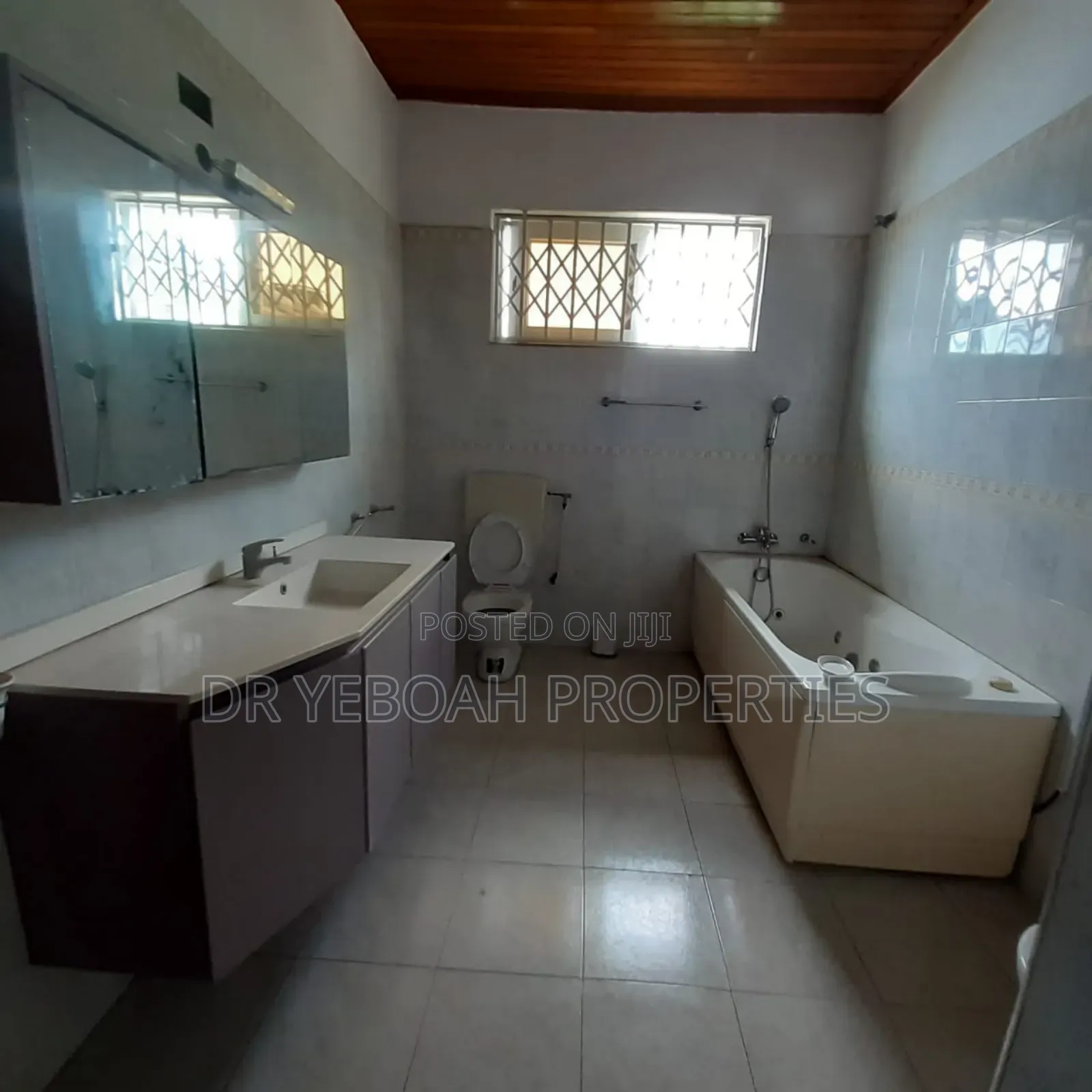 6bdrm Maisonette in Spintex:- 6 Bedrooms for rent