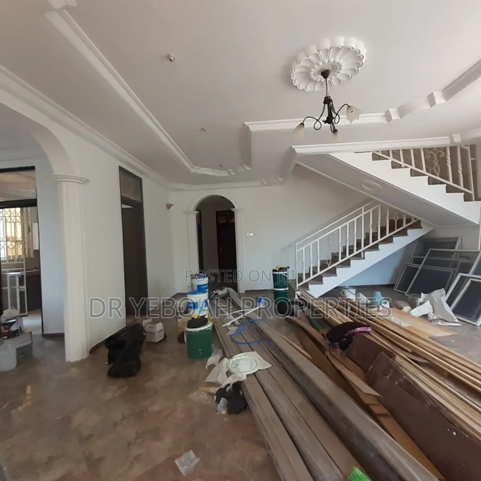 6bdrm Maisonette in Spintex:- 6 Bedrooms for rent