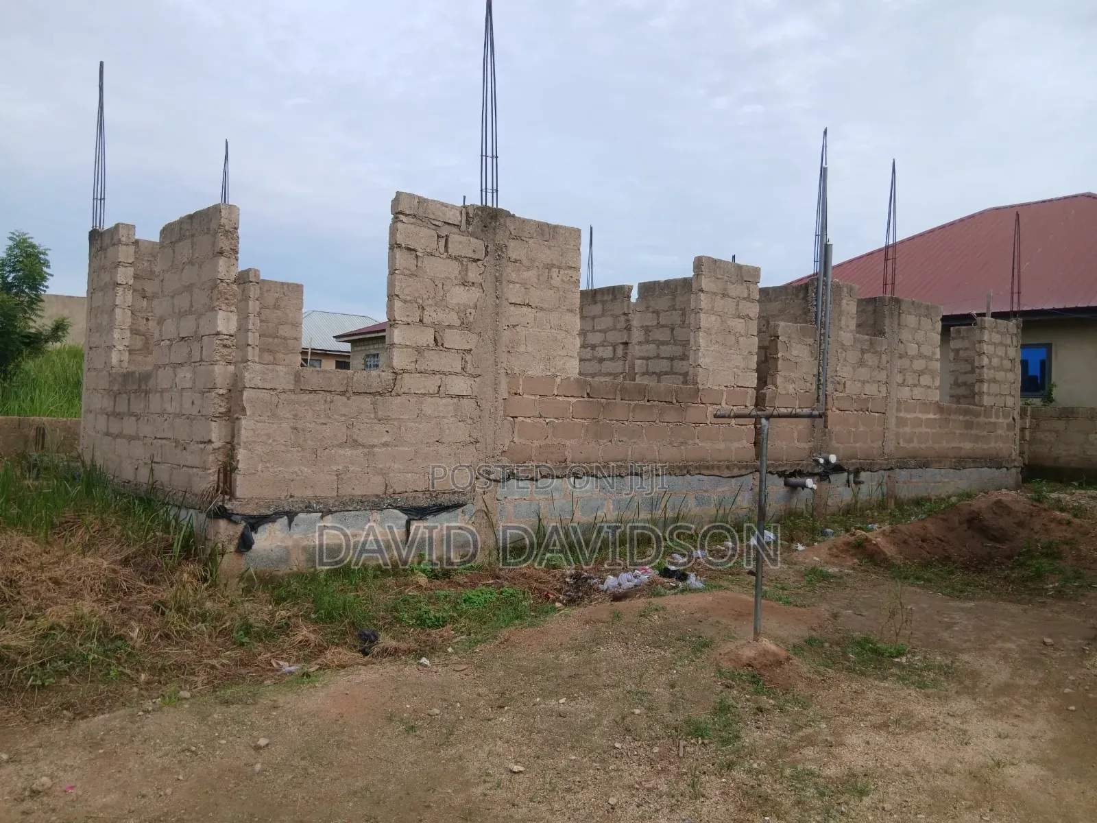 4bdrm Mansion in 4 Bedroom Incomplete, Tema Metropolitan for sale