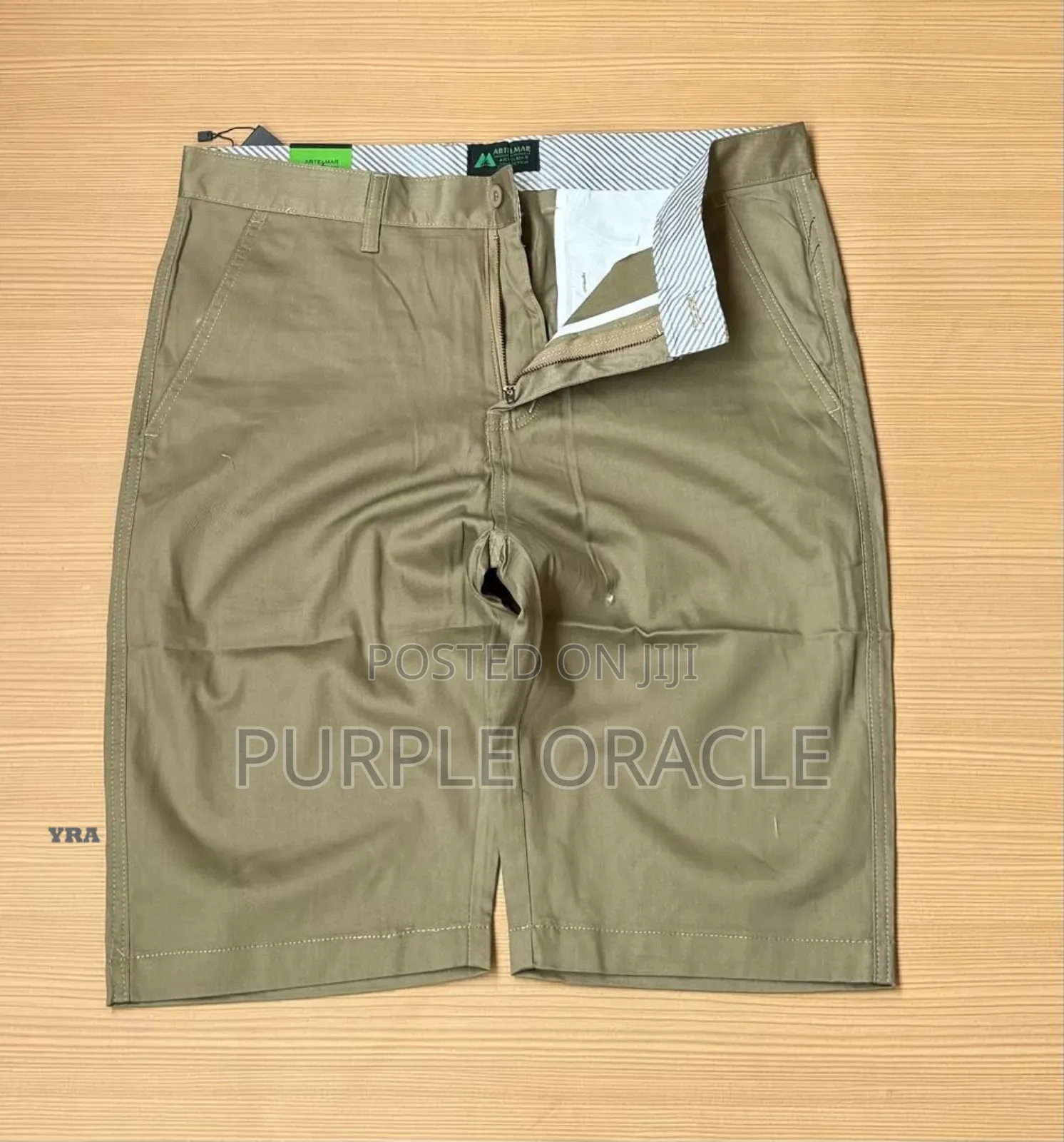 Relaxed Fit Khaki Shorts for Casual Wear