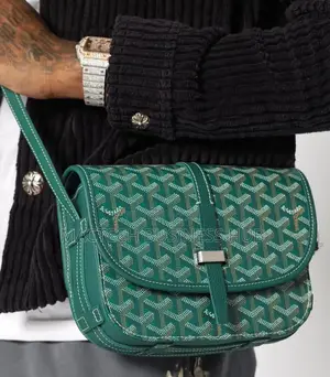 Photo - Shoulder Bags