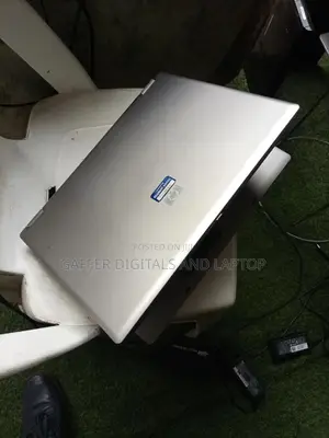 New Laptop HP Compaq 6720s 4GB Intel Core 2 Quad HDD 250GB