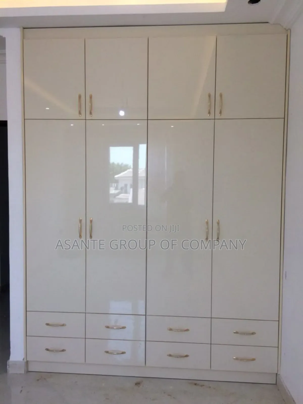 Quality and Affordable Modern Wardrobe