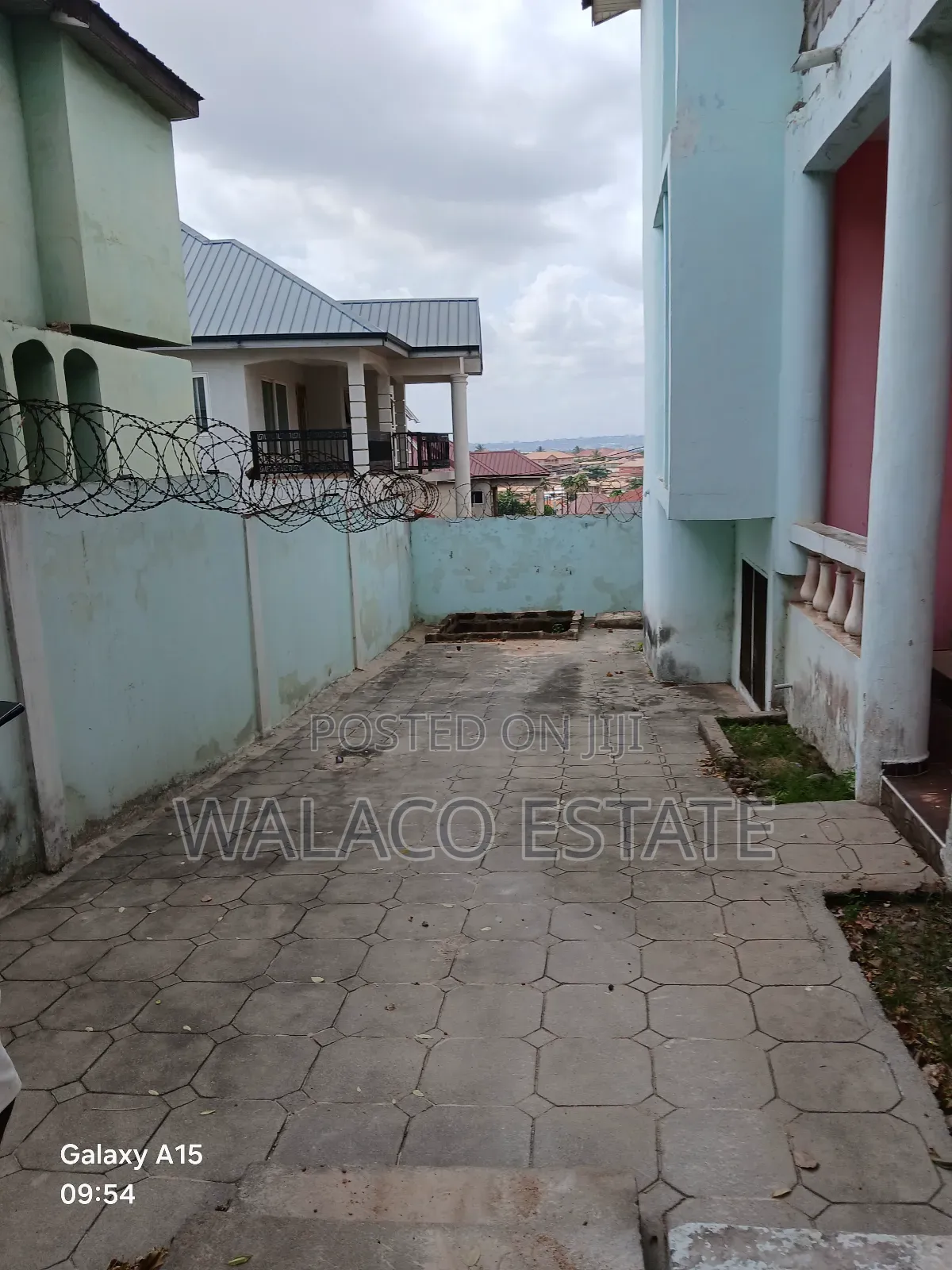 6bdrm Mansion in Walako Estate, Dome for sale