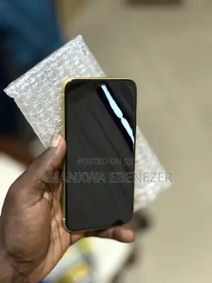 New Apple iPhone 11 64 GB Yellow