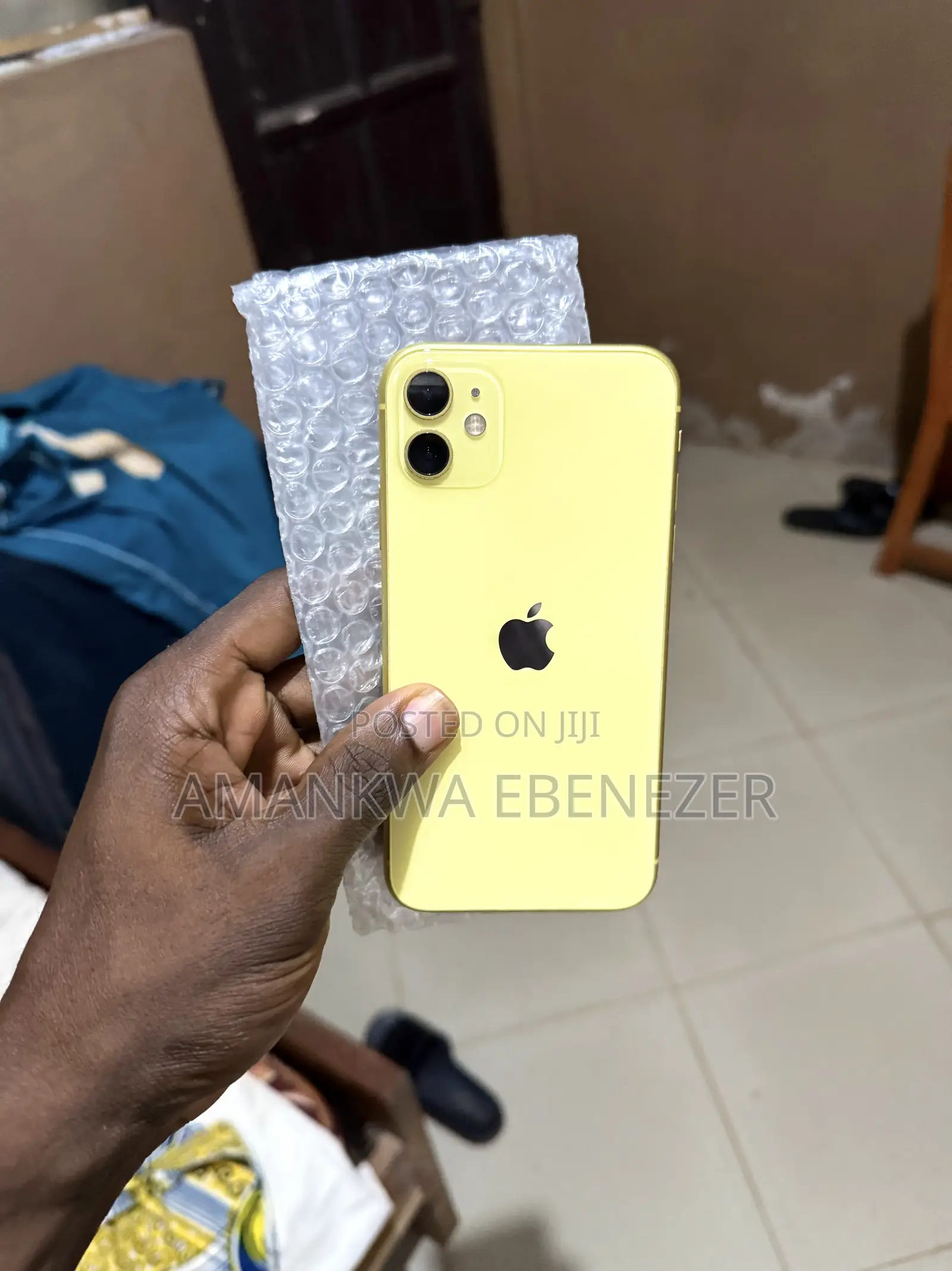 New Apple iPhone 11 64 GB Yellow