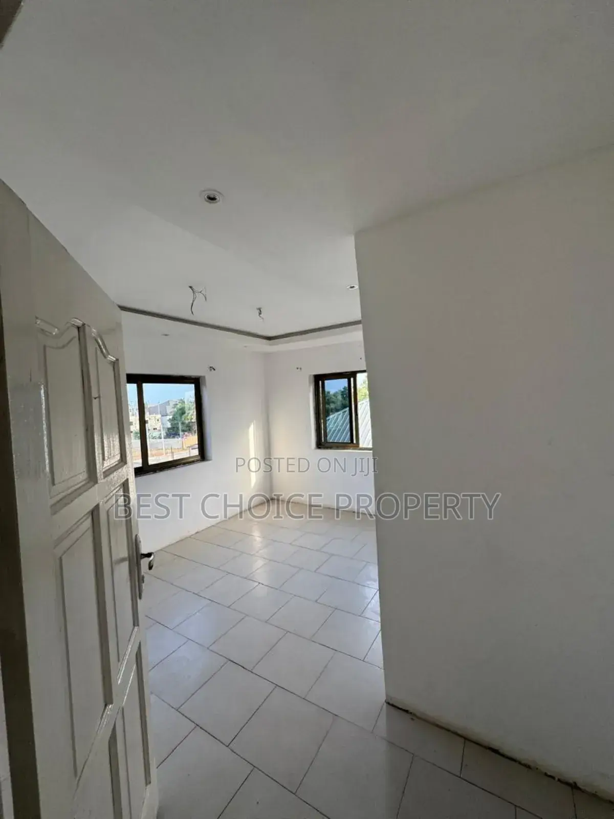 2bdrm Apartment in Nanakrom, Ashaley Botwe for rent