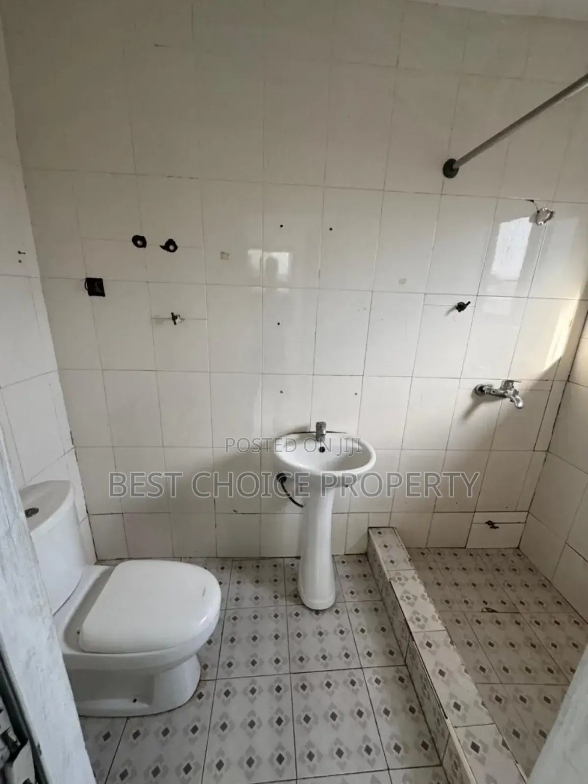 2bdrm Apartment in Nanakrom, Ashaley Botwe for rent