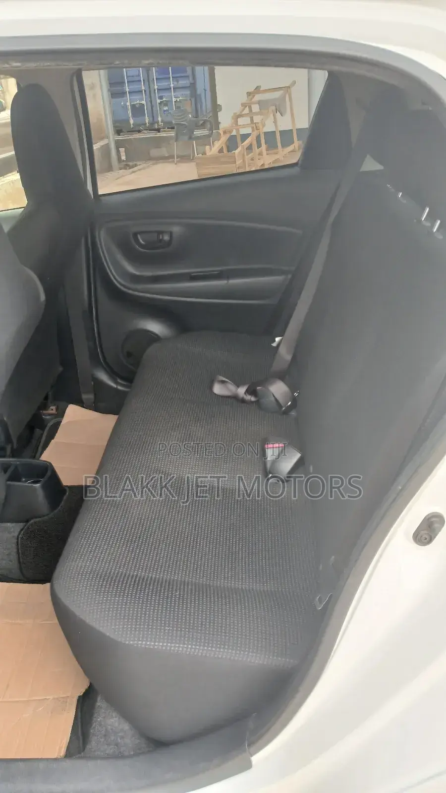 Toyota Vitz 1.3 AWD 5dr 2015 White