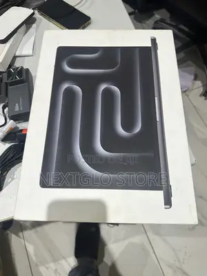 New Laptop Apple MacBook Pro 16GB Apple M3 SSD 1T