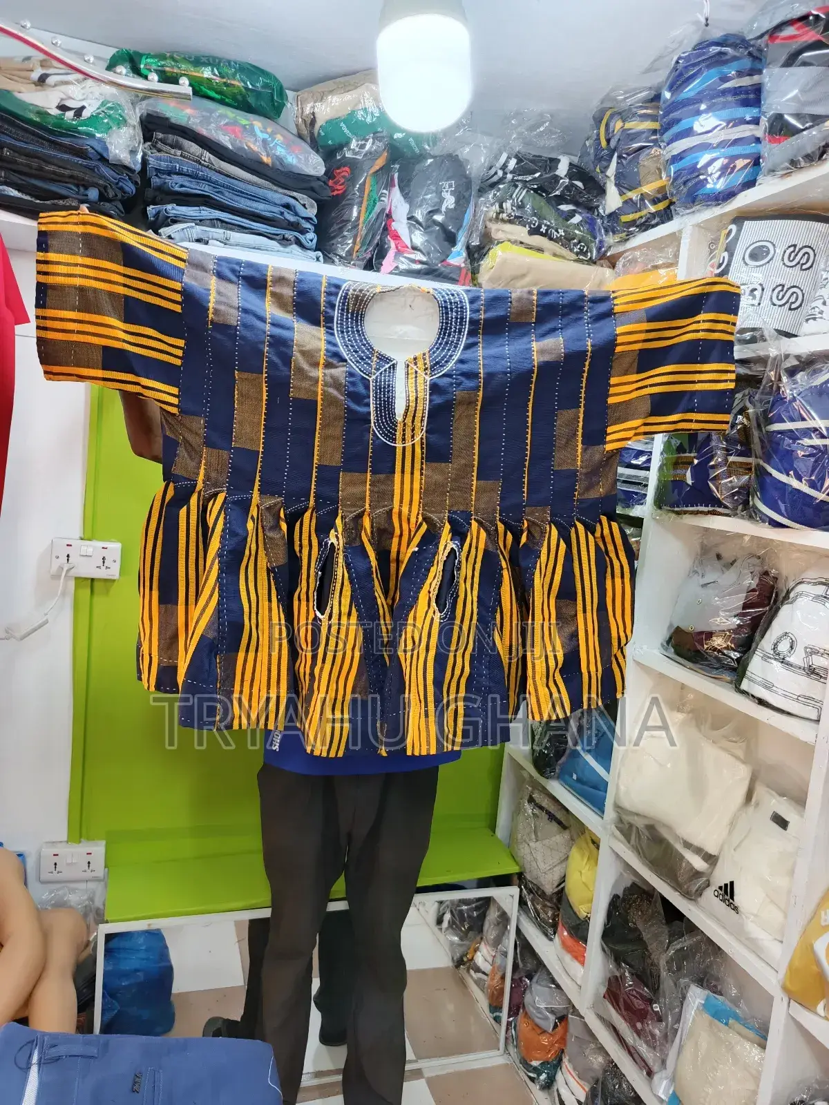 The Smock That Speaks Without Words
