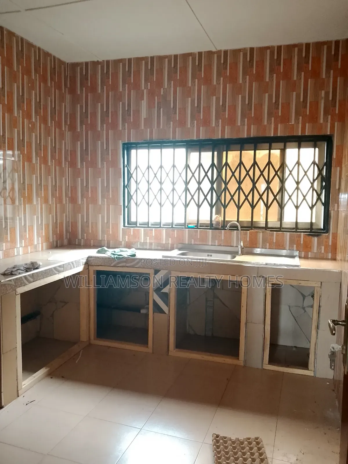2bdrm Apartment in Community 18 Area, Spintex for rent