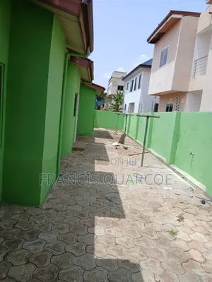 5bdrm House in Ashongman Estates for rent