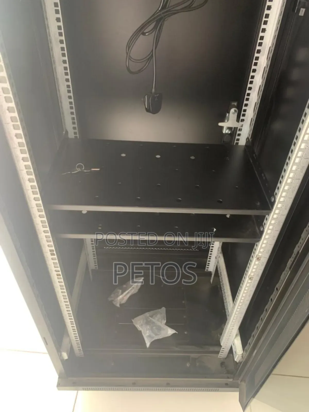 27u Rack 600 X 600