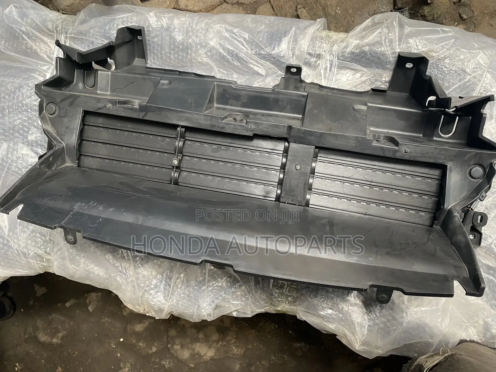 Honda CRV 2017 to 2022 Shutter Grille Available