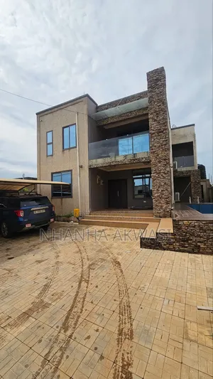 5bdrm House in Klagon, Tema Metropolitan for sale