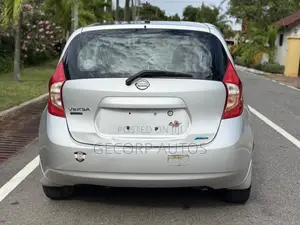 Nissan Versa 1.6 S 4dr Sedan (1.6L 4cyl 5M) 2014 Silver