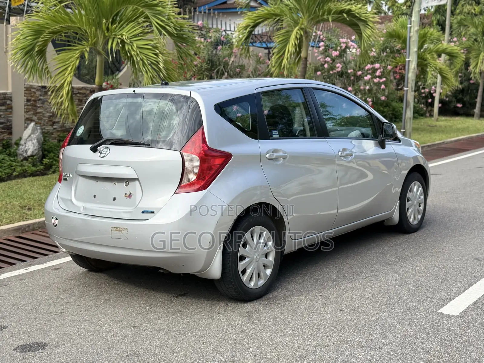 Nissan Versa 1.6 S 4dr Sedan (1.6L 4cyl 5M) 2014 Silver