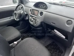 Toyota Sienta 1.5 FWD 2014 White