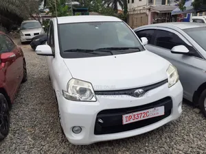 Toyota Sienta 1.5 FWD 2014 White