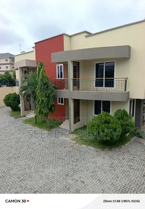 4bdrm Townhouse / Terrace in Seekers Realty, Cantonments for rent