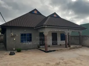 5bdrm House in Kenyasi Achiase, Kumasi Metropolitan for sale