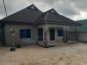 5bdrm House in Kenyasi Achiase, Kumasi Metropolitan for sale