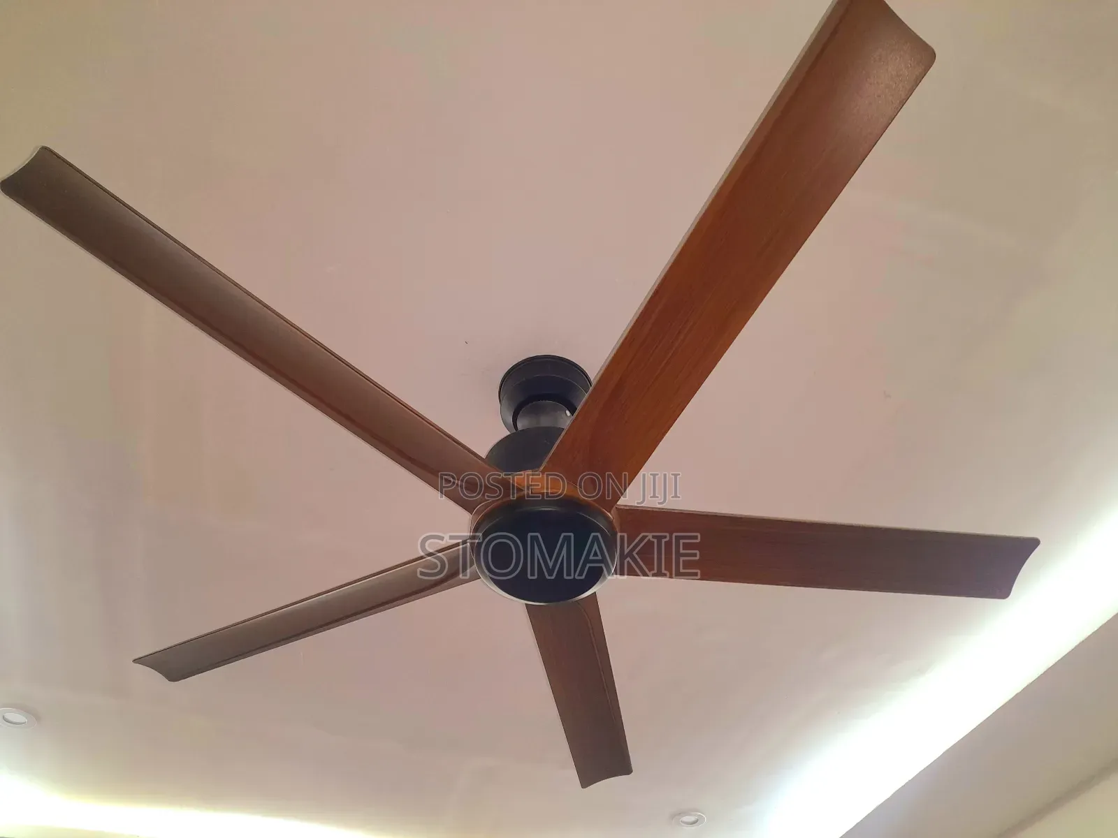 5 Blade Classy Wooden Ceiling