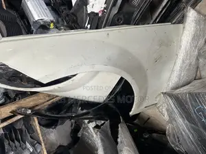 Mercedes Benz C250 2013-2014 Fenders Available
