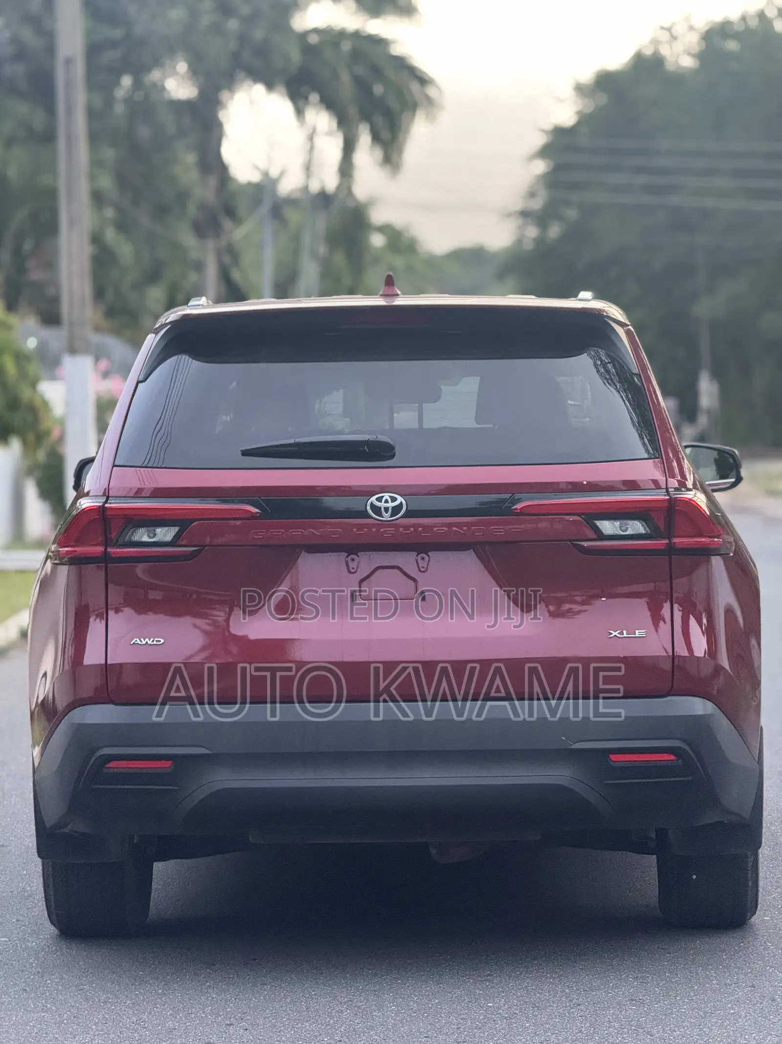 Toyota Highlander XLE AWD 2024 Red