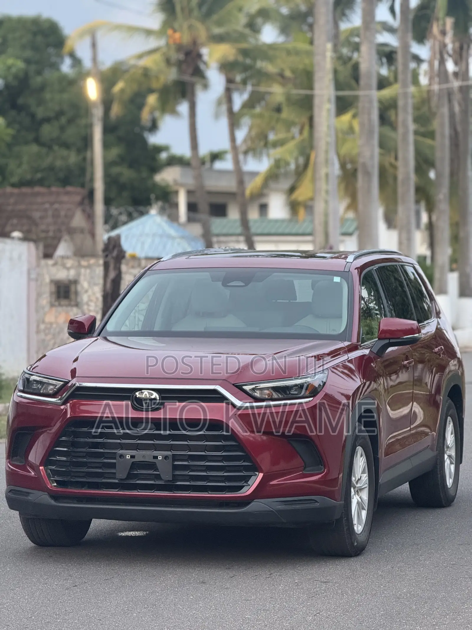 Toyota Highlander XLE AWD 2024 Red