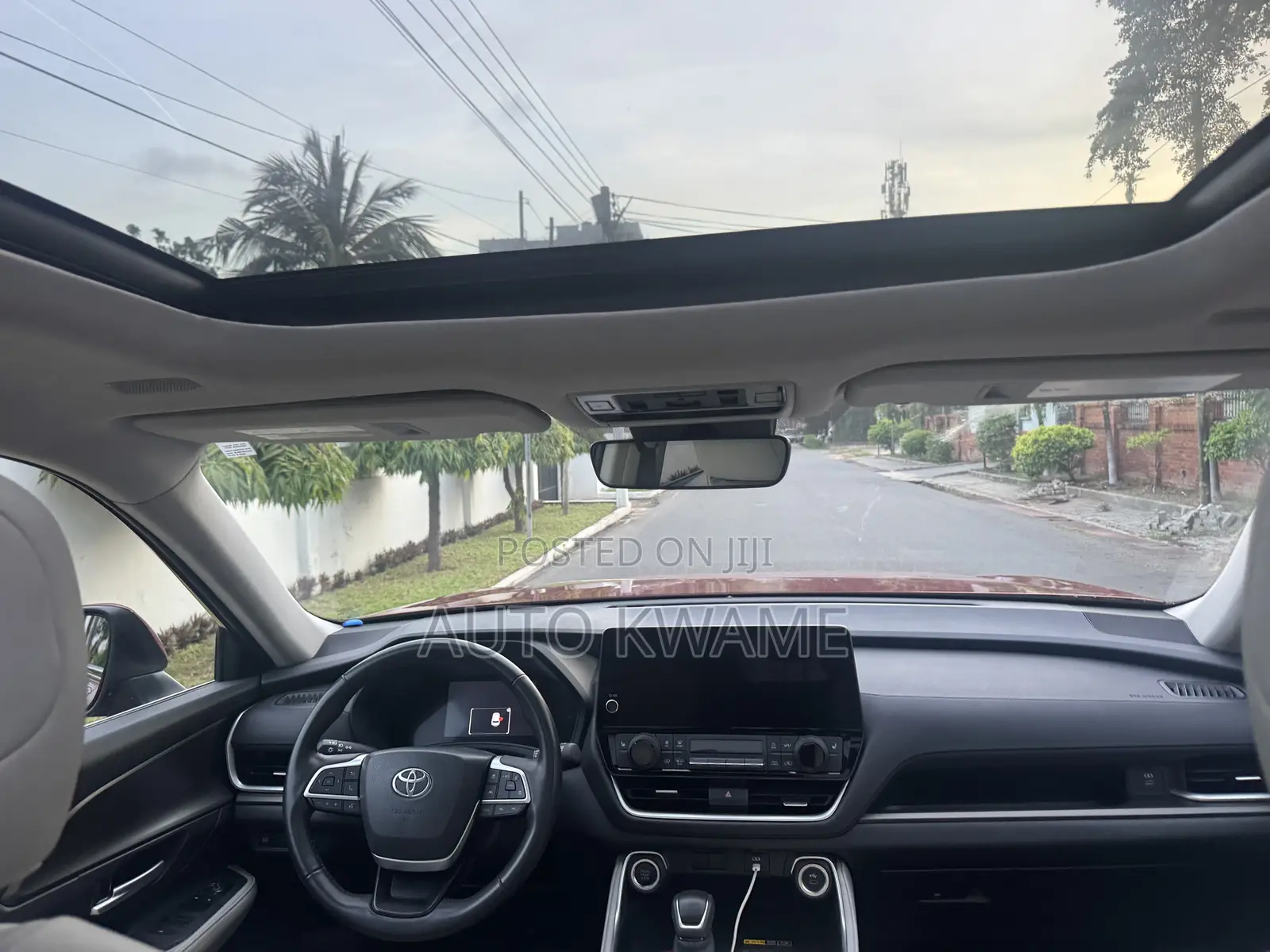 Toyota Highlander XLE AWD 2024 Red